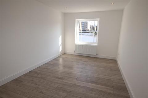 2 bedroom apartment to rent, Bull Head Yard, Dartford