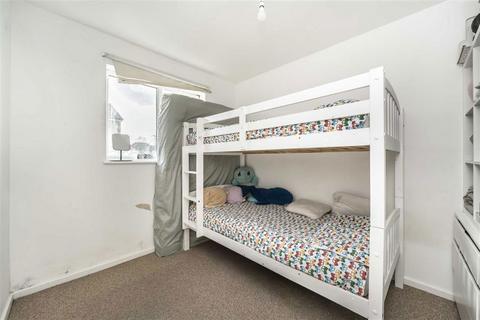 2 bedroom flat for sale, Farrow Lane, London SE14