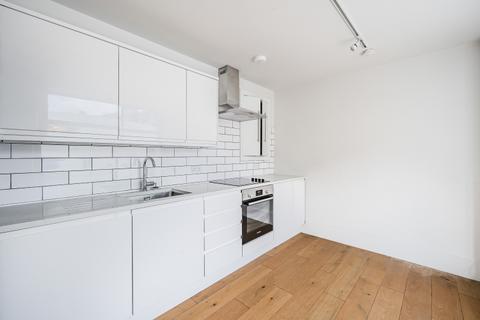 3 bedroom apartment to rent, Union Street, KT1