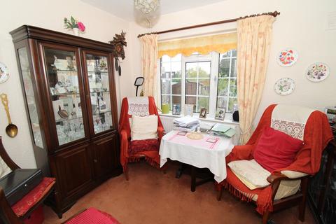 52 Mounthurst Road, Bromley, BR2 7PQ