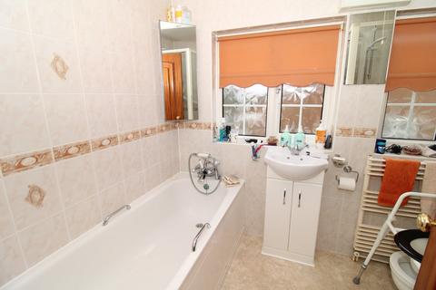 52 Mounthurst Road, Bromley, BR2 7PQ