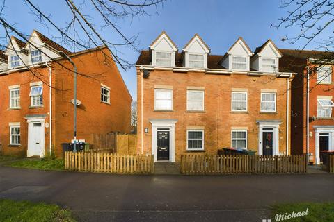 4 bedroom townhouse for sale, Grange Farm, Milton Keynes MK8