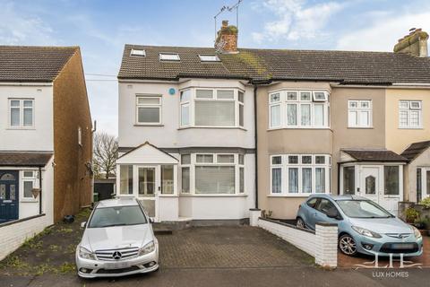 5 bedroom end of terrace house for sale, Rainsford Way, Hornchurch