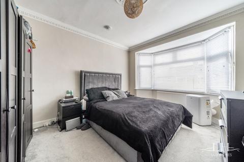 5 bedroom end of terrace house for sale, Rainsford Way, Hornchurch