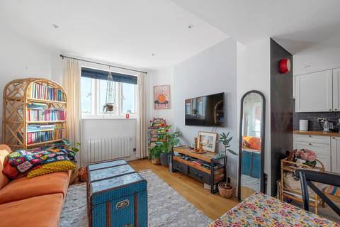 1 bedroom duplex for sale, Clapham Road, London SW9