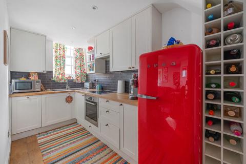 1 bedroom duplex for sale, Clapham Road, London SW9