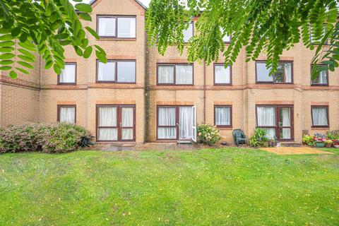 1 bedroom flat to rent, Friern Park, North Finchley, London, N12