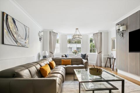 3 bedroom flat to rent, Holland Park, London, W11