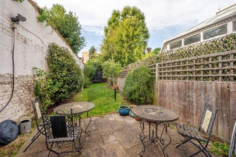 4 bedroom house to rent, Van Dyke Close, Putney, London, SW15