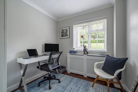3 Broomcroft Close, Woking, GU22 8NR