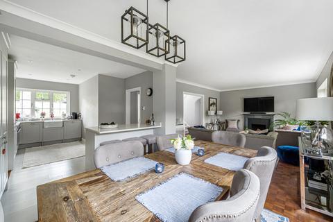 3 Broomcroft Close, Woking, GU22 8NR