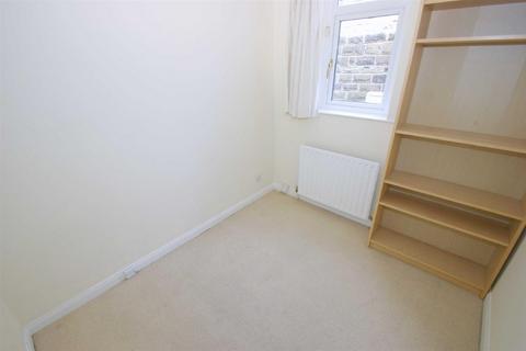 2 bedroom flat to rent, Lidgett Park Mews, Roundhay, Leeds