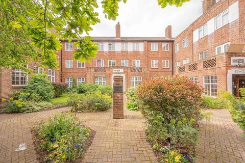 3 bedroom flat to rent, Beechcroft Avenue, London NW11