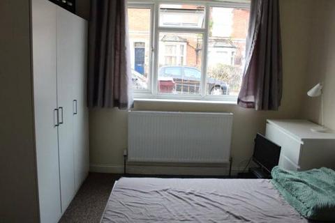 3 bedroom terraced house to rent, Hatherley Road, Reading, Berkshire, RG1