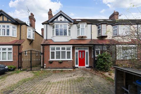 4 bedroom house to rent, Westway Close, Raynes Park SW20