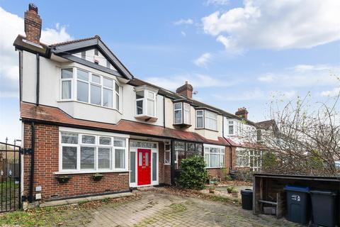 4 bedroom house to rent, Westway Close, Raynes Park SW20