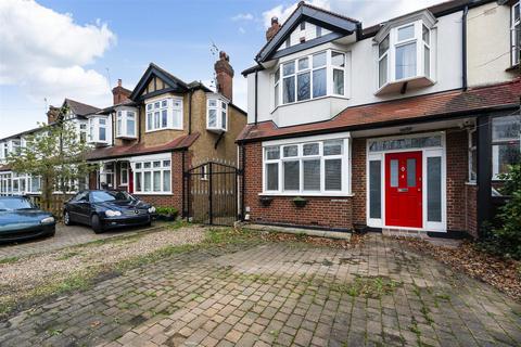 4 bedroom house to rent, Westway Close, Raynes Park SW20