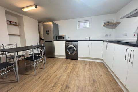 2 bedroom duplex to rent, 126 Whingate, Leeds, West Yorkshire, LS12