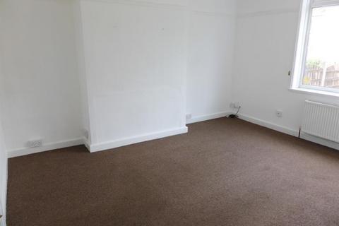 2 bedroom end of terrace house to rent, Valentine Crescent, Sheffield, S5 0NX