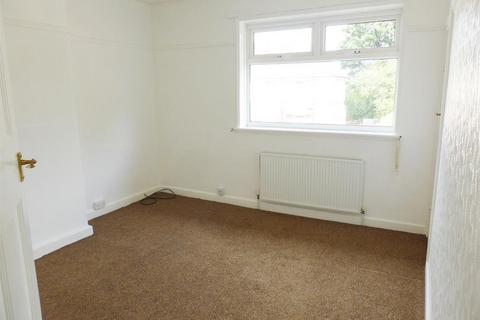 2 bedroom end of terrace house to rent, Valentine Crescent, Sheffield, S5 0NX