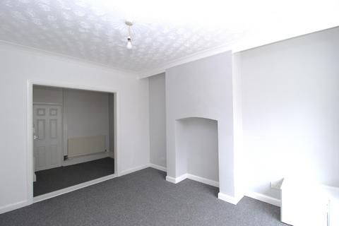 2 bedroom end of terrace house to rent, Alaska Villas, Barnsley Street, Hull HU8