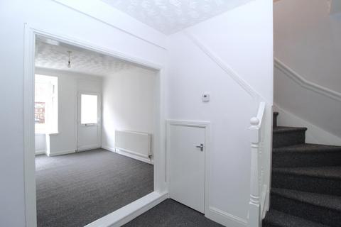 2 bedroom end of terrace house to rent, Alaska Villas, Barnsley Street, Hull HU8