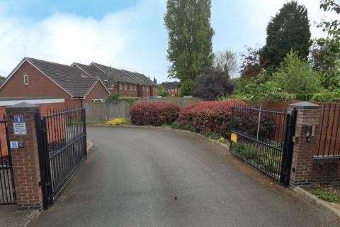 2 bedroom bungalow for sale, Jubilee Close, Longbridge, Birmingham, B31