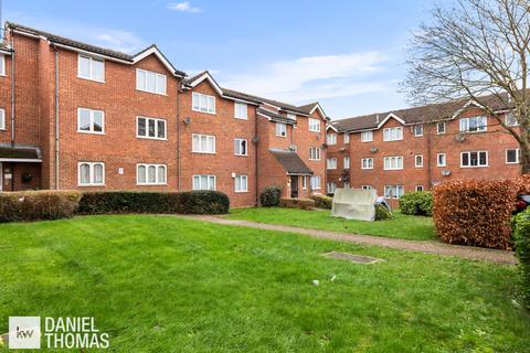 1 bedroom flat for sale, Howard Close, Waltham Abbey, Essex