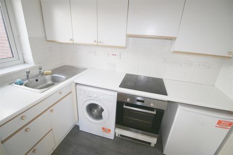 1 bedroom apartment to rent, Goodwood Close, Chester CH1