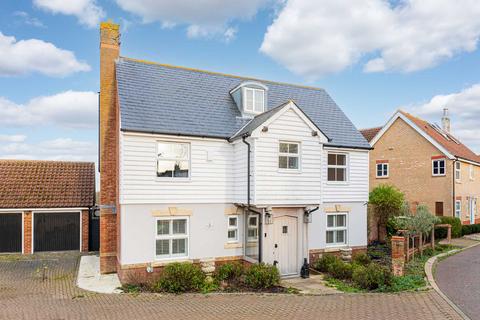 5 bedroom detached house for sale, Pemberton Field, Rochford, SS4