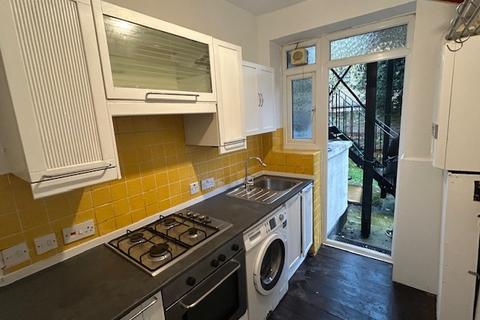 2 bedroom flat to rent, Orford Court, Elmcourt Road, West Norwood, SE27