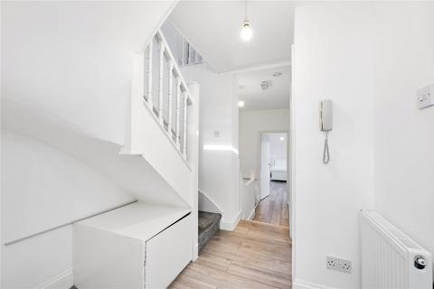 3 bedroom flat to rent, New Kent Road, London, SE1