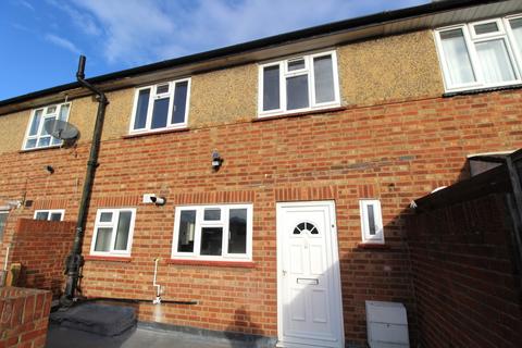 3 bedroom maisonette to rent, Moray Way, Romford, Essex, RM1