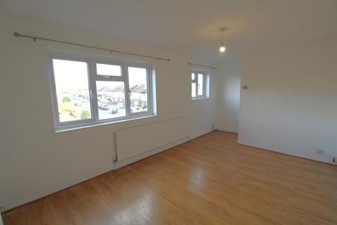 3 bedroom maisonette to rent, Moray Way, Romford, Essex, RM1