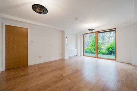 Flat 0/2, 10 Haggs Gate, Glasgow, G41 4BE