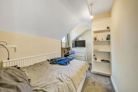 2 bedroom apartment to rent, Gleneagle Road London SW16