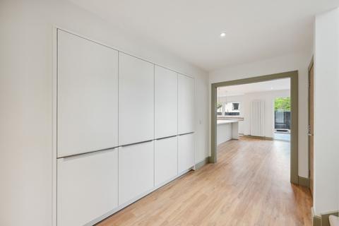Ailsa Perth Road, Birnam, Dunkeld, PH8 0AA