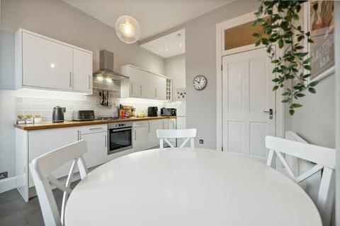 1/1, 72 Holmlea Road, Glasgow, G44 4AL