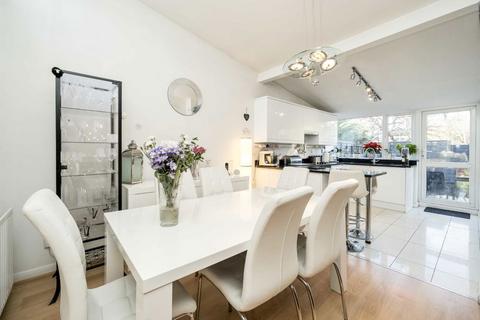 4 bedroom house for sale, Robinsons Close, London W13