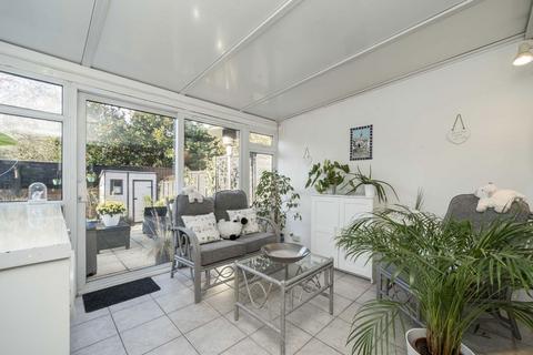 4 bedroom house for sale, Robinsons Close, London W13