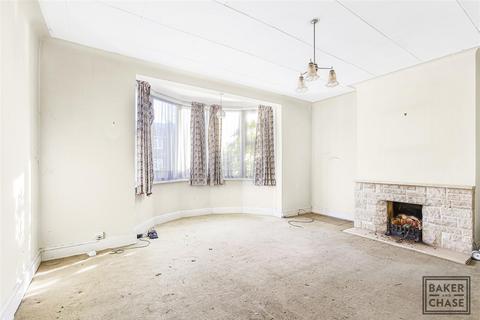 2 bedroom maisonette for sale, Drapers Road, Enfield EN2