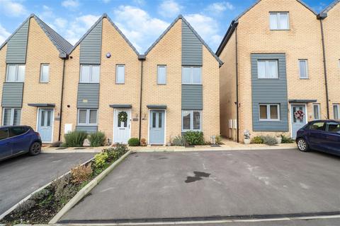 2 bedroom end of terrace house for sale, Carnelian Avenue, Wellingborough NN8