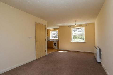 2 bedroom apartment to rent, Strathern Road, Leicester, LE3