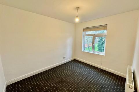 3 bedroom townhouse to rent, Gordon Avenue, Oldham