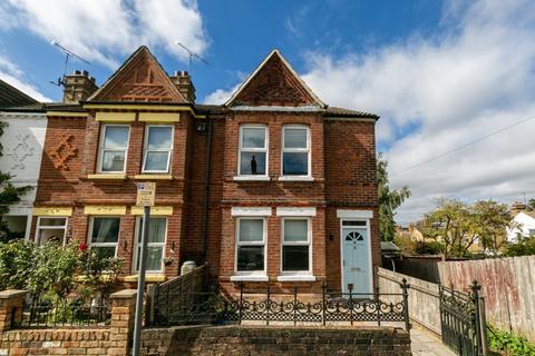 4 bedroom terraced house to rent, Argyle Road, Sevenoaks TN13 1HJ