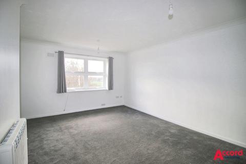 2 bedroom flat to rent, Cross Road, Chadwell Heath, RM6