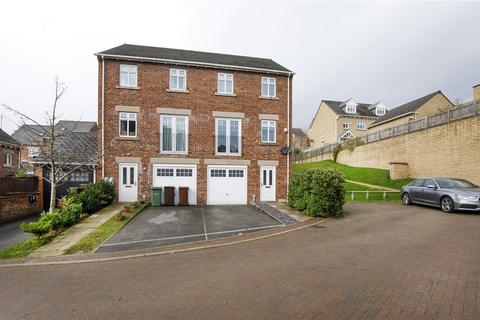 4 bedroom semi-detached house to rent, Bloomingdale Court, Woolley Grange, Barnsley, West Yorkshire, S75