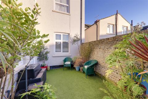 1 bedroom flat for sale, Shelley Road, Worthing BN11