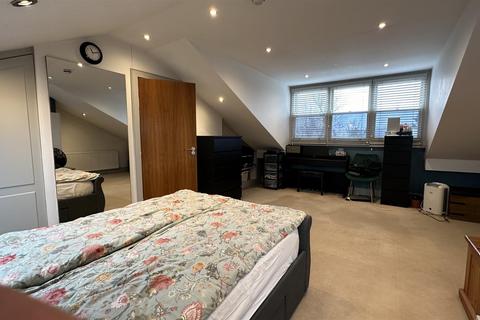 3 bedroom flat to rent, Belsize Road, South Hampstead,NW6