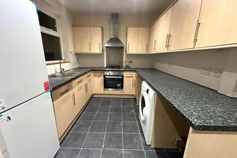 3 bedroom terraced house to rent, Slough,  Berkshire,  SL2